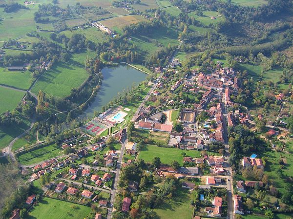 Vue aerienne de Castelnau d'Auzan