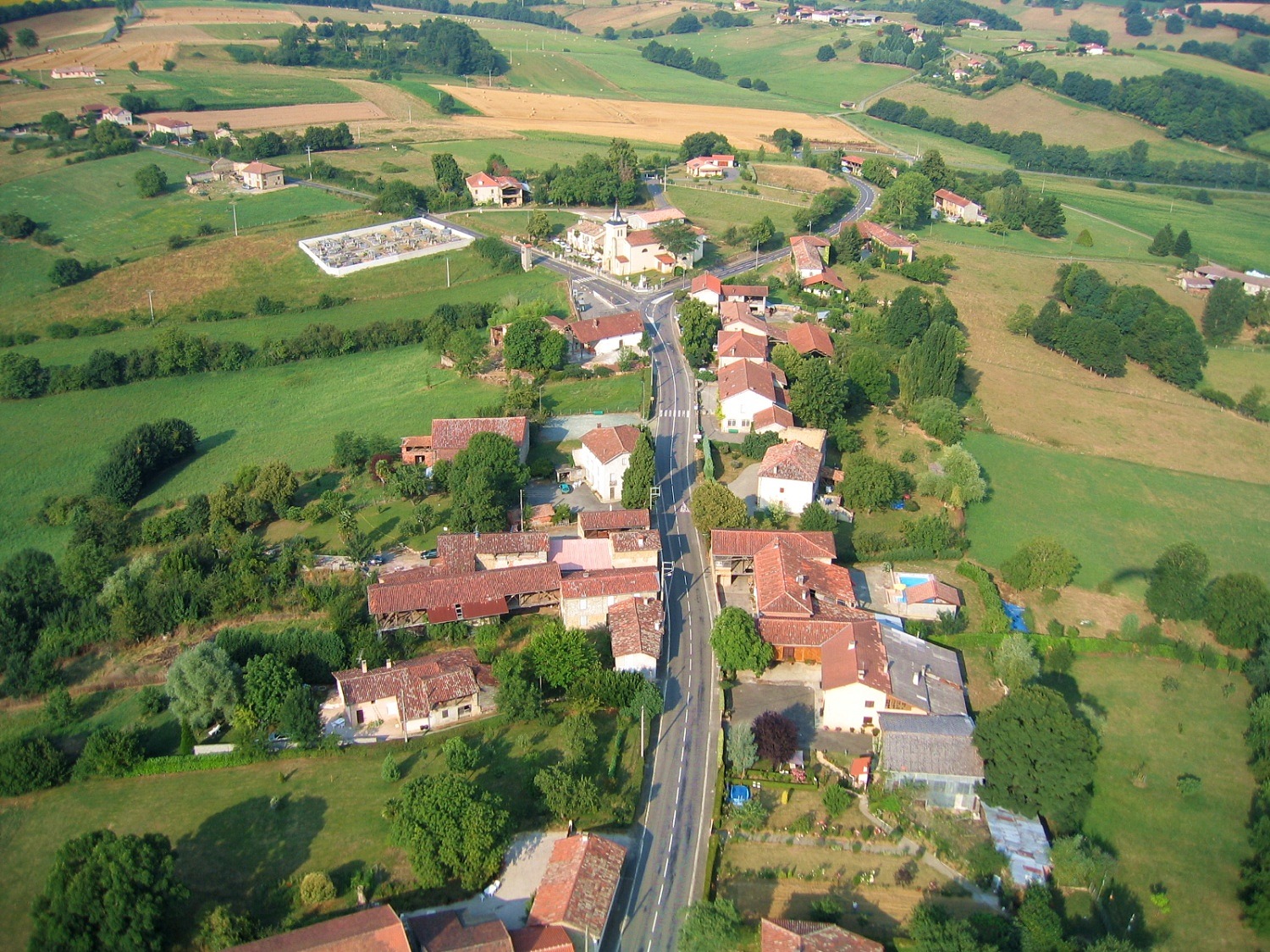 Photo aerienne  de la commune de Figarol