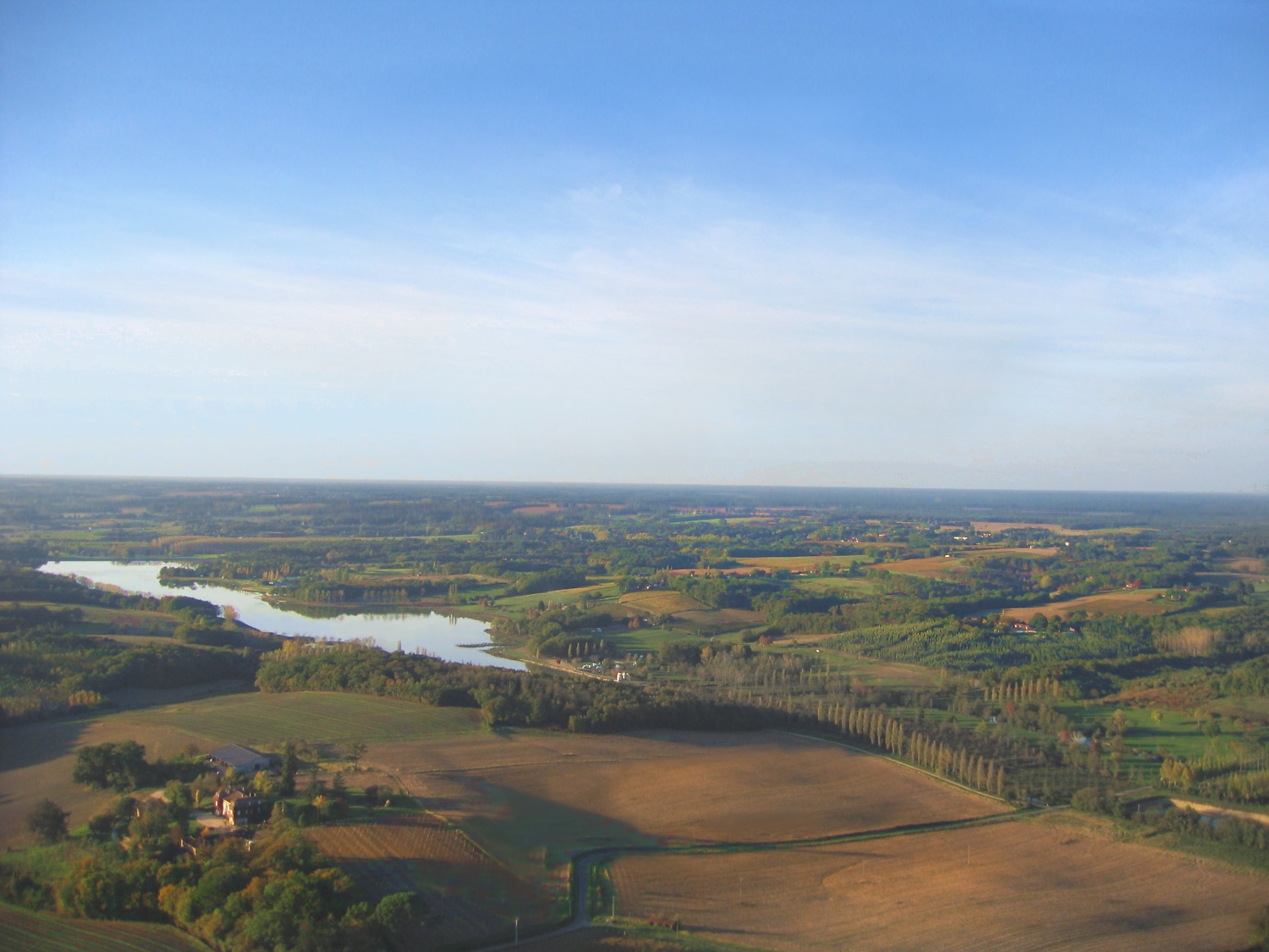 Photo aerienne du Lac de l'Uby