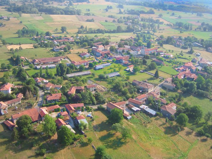 Vue aerienne de Rouède en Haute-Garonne